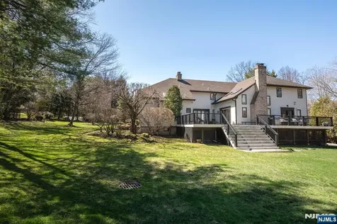 250 Truman Drive Cresskill NJ 07626