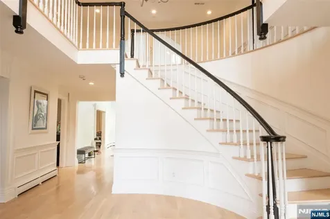 250 Truman Drive Cresskill NJ 07626