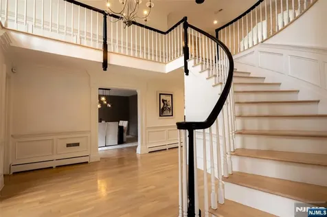 250 Truman Drive Cresskill NJ 07626