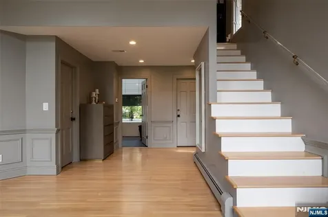 250 Truman Drive Cresskill NJ 07626