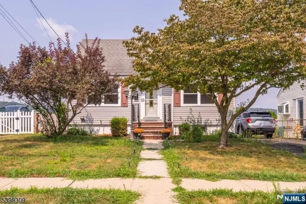 26 Edward Court Clifton NJ 07011