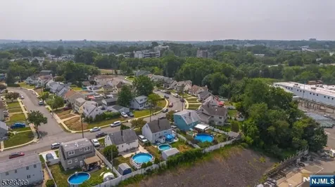 26 Edward Court Clifton NJ 07011