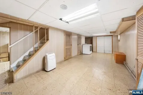 26 Edward Court Clifton NJ 07011