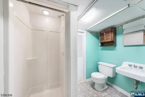 26 Edward Court Clifton NJ 07011