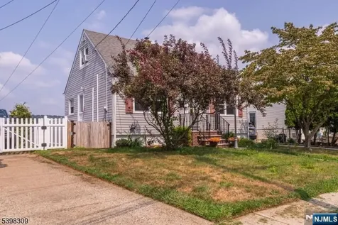 26 Edward Court Clifton NJ 07011