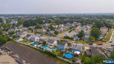 26 Edward Court Clifton NJ 07011