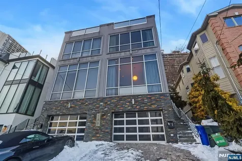 760 Undercliff Edgewater NJ 07020