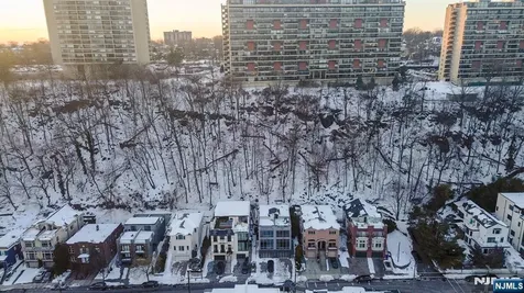 760 Undercliff Edgewater NJ 07020