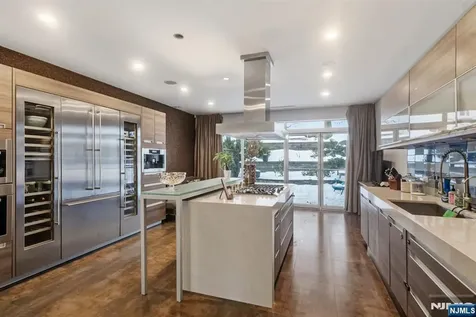 760 Undercliff Edgewater NJ 07020
