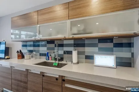 760 Undercliff Edgewater NJ 07020