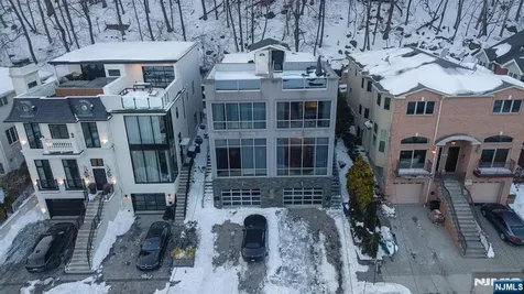 760 Undercliff Edgewater NJ 07020
