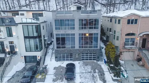 760 Undercliff Edgewater NJ 07020