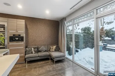 760 Undercliff Edgewater NJ 07020