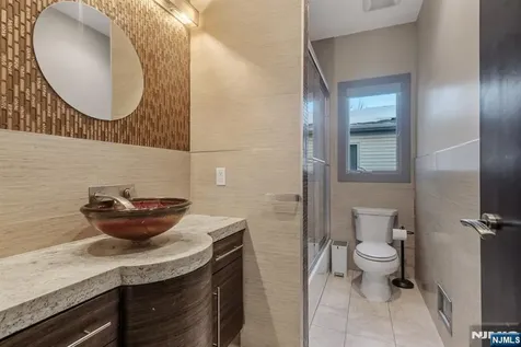 760 Undercliff Edgewater NJ 07020