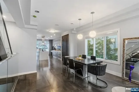 760 Undercliff Edgewater NJ 07020