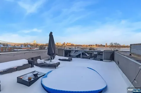 760 Undercliff Edgewater NJ 07020