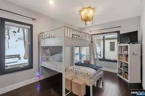 760 Undercliff Edgewater NJ 07020