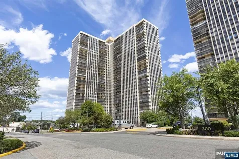 300 Winston Drive Cliffside Park NJ 07010