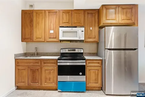 96 N 5th Street Newark NJ 07107