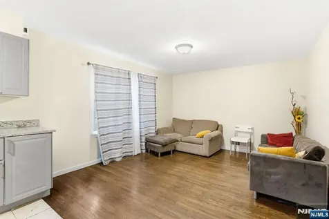 96 N 5th Street Newark NJ 07107