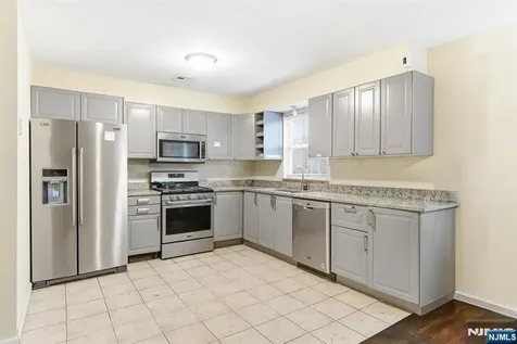 96 N 5th Street Newark NJ 07107