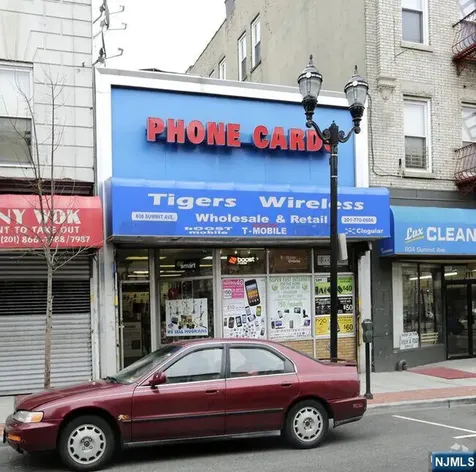 808 Summit Avenue Union City NJ 07087