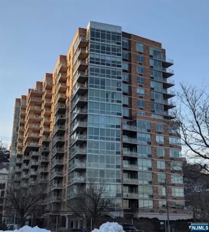 316 Hudson Park Edgewater NJ 07020