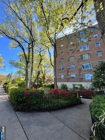 2345 Linwood Avenue Fort Lee NJ 07024