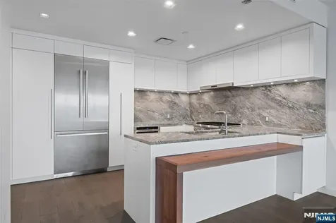 320 Adolphus Avenue Cliffside Park NJ 07010