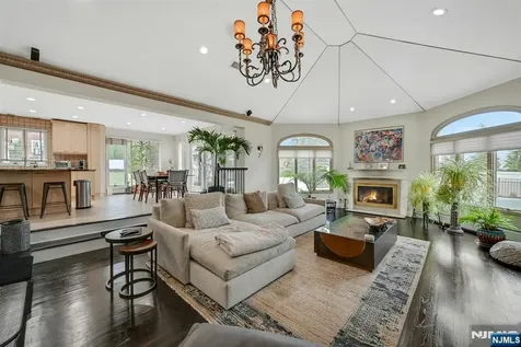 38 Geraldine Road Englewood Cliffs NJ 07632