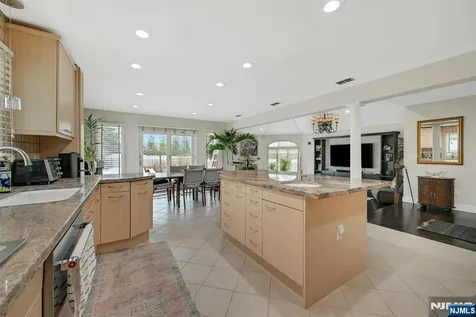 38 Geraldine Road Englewood Cliffs NJ 07632