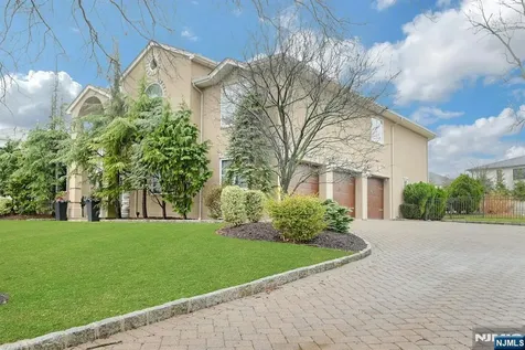 38 Geraldine Road Englewood Cliffs NJ 07632
