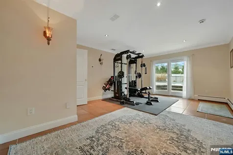 38 Geraldine Road Englewood Cliffs NJ 07632
