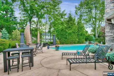 38 Geraldine Road Englewood Cliffs NJ 07632