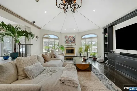 38 Geraldine Road Englewood Cliffs NJ 07632