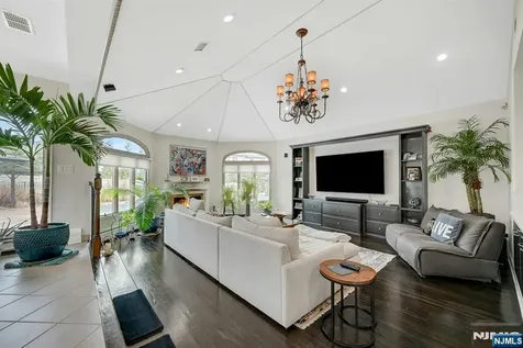 38 Geraldine Road Englewood Cliffs NJ 07632