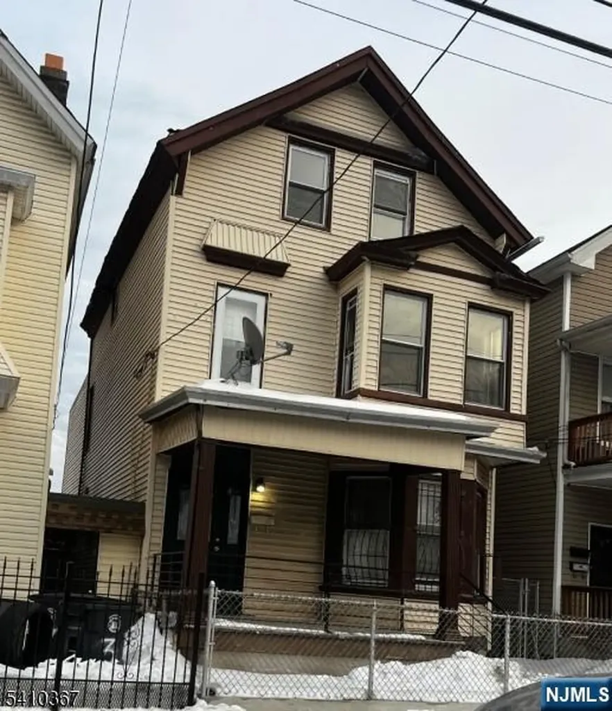 345 Summer Avenue Newark NJ 07104