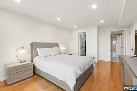 316 Nelson Court Edgewater NJ 07020