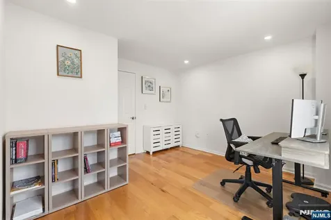 316 Nelson Court Edgewater NJ 07020