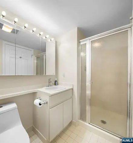 316 Nelson Court Edgewater NJ 07020