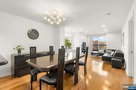 316 Nelson Court Edgewater NJ 07020