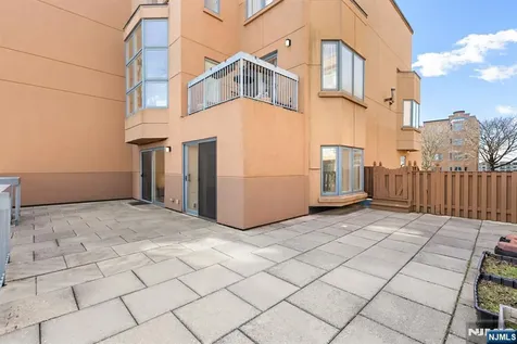 316 Nelson Court Edgewater NJ 07020