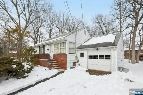261 Idaho Street Paramus NJ 07652