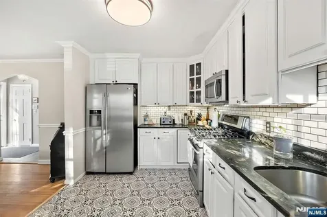 951 Darien Terrace Teaneck NJ 07666