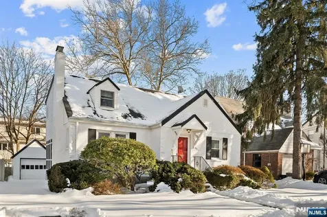 951 Darien Terrace Teaneck NJ 07666