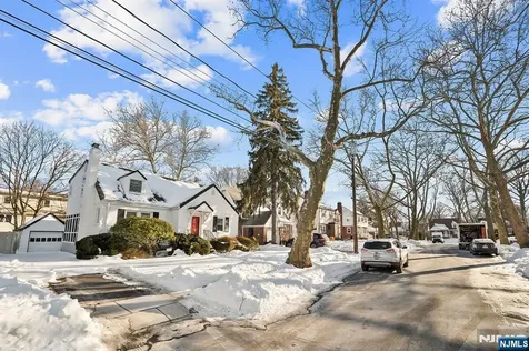 951 Darien Terrace Teaneck NJ 07666