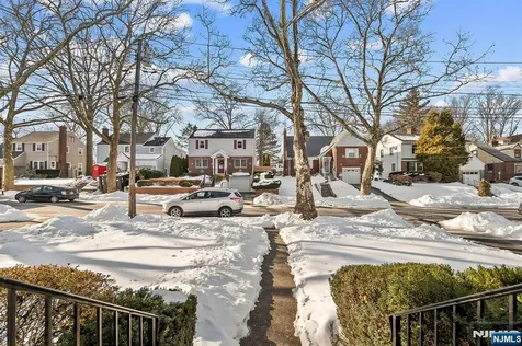 951 Darien Terrace Teaneck NJ 07666