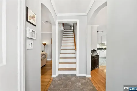 951 Darien Terrace Teaneck NJ 07666