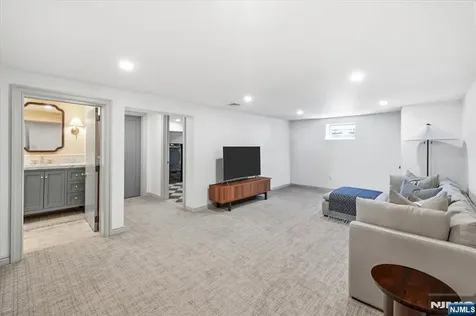 388 Beveridge Road Ridgewood NJ 07450