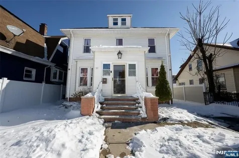 32 Newfield Street East Orange NJ 07017